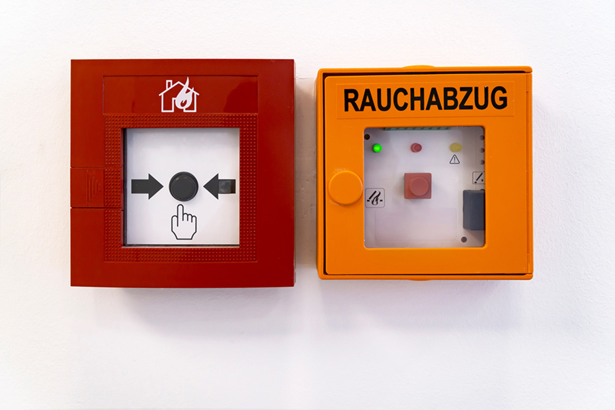 Rauchwärmeabzug bei Muster Elektro in Musterstadt